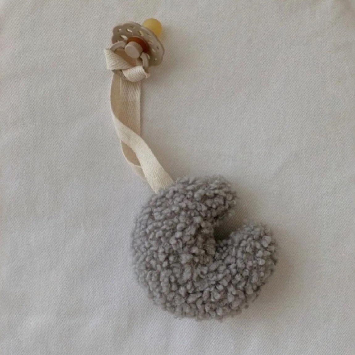 Schnullerkette Moon Grau